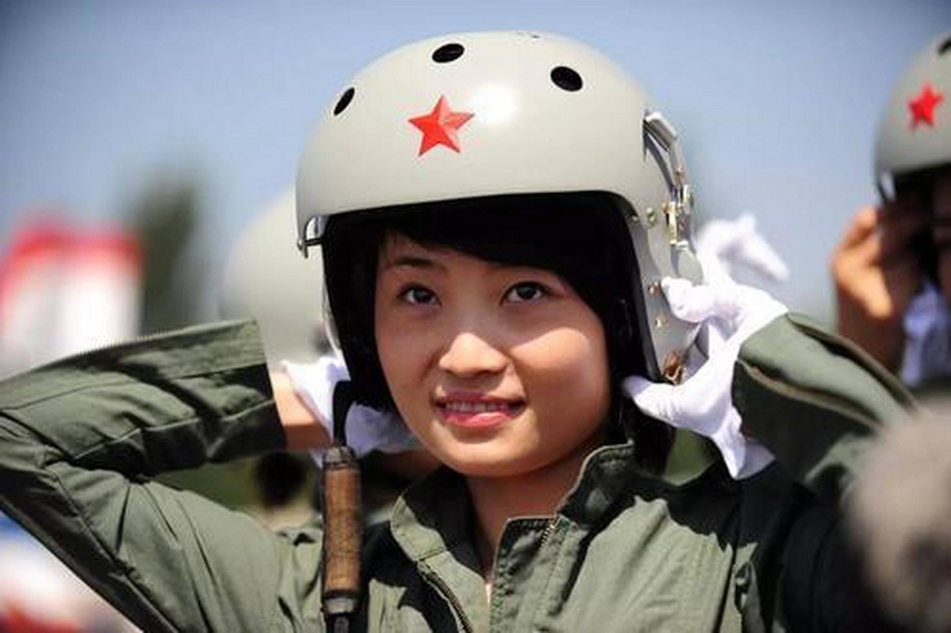 四川女飛行員余旭，英勇無(wú)畏的藍(lán)天使者，四川女飛行員余旭，藍(lán)天的英勇使者