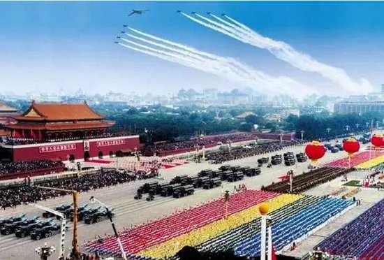 慶祝祖國輝煌，50周年國慶大閱兵高清完整版回顧，慶祝祖國輝煌，國慶大閱兵高清完整版回顧，共襄五十周年慶典盛況