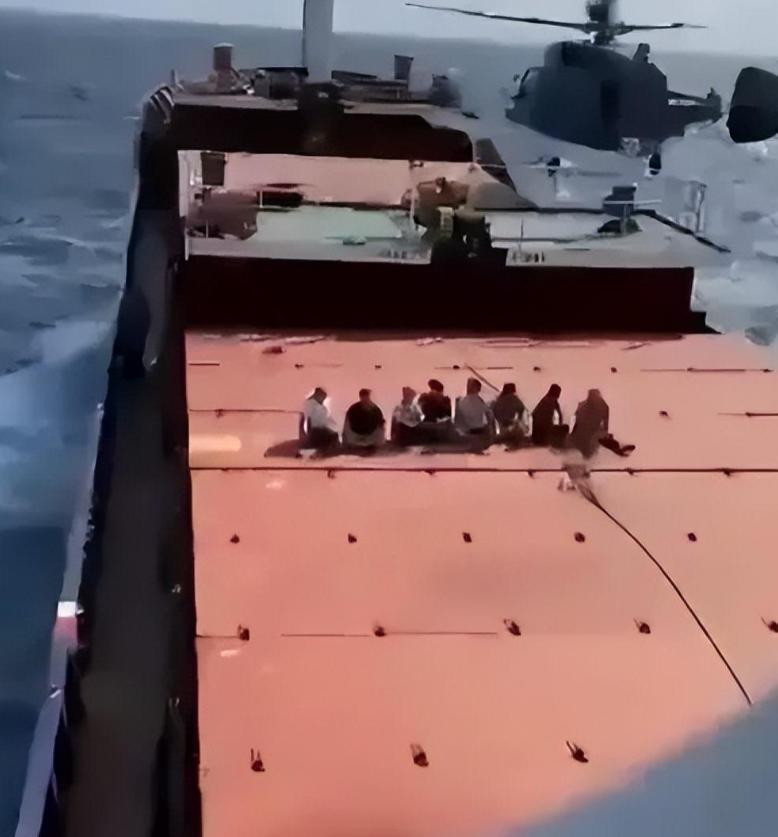 俄羅斯向美軍艦開(kāi)火，事件背景與SEO解讀，俄羅斯對(duì)美軍艦開(kāi)火事件背景解析與SEO視角解讀