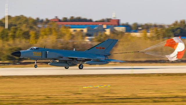 關于2022年殲-7還有多少架的探討，探討，殲-7戰(zhàn)機在2022年的數量概況