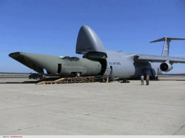 大力神運輸機圖片，探索航空巨無霸的魅力，航空巨無霸，大力神運輸機圖片探索其魅力