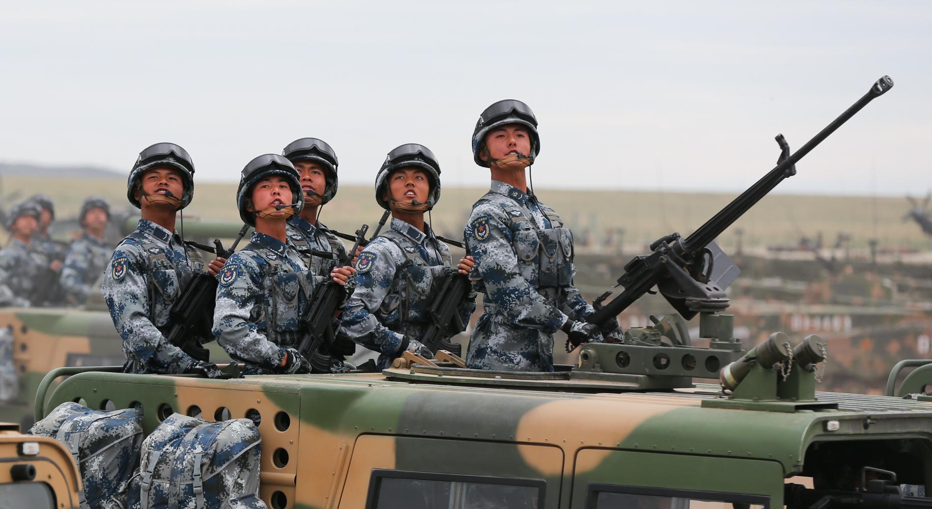 建軍90年閱兵完整版，回顧歷史，展望未來(lái)，建軍90年閱兵回顧，歷史印記與未來(lái)展望