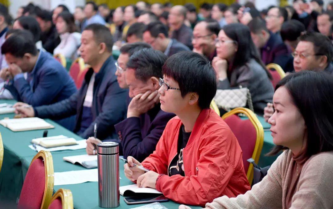 新聞報刊最新一期，深度解讀熱點事件，掌握最新資訊動向，新聞熱點深度解讀，掌握最新資訊動向