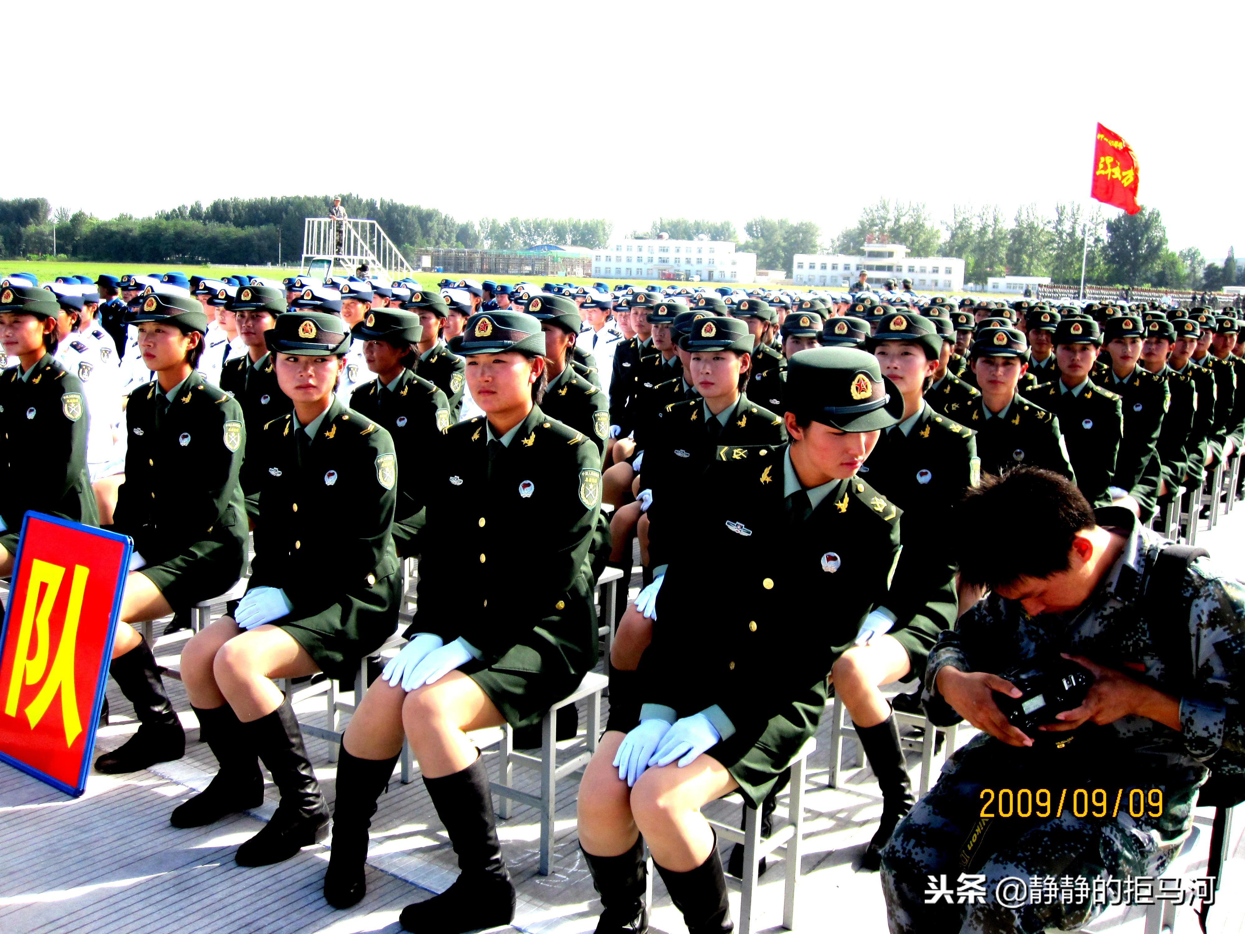 閱兵扭錯頭的士兵怎么樣了？深入了解事件背后的故事，閱兵扭錯頭的士兵后續(xù)如何？事件背后的故事揭秘