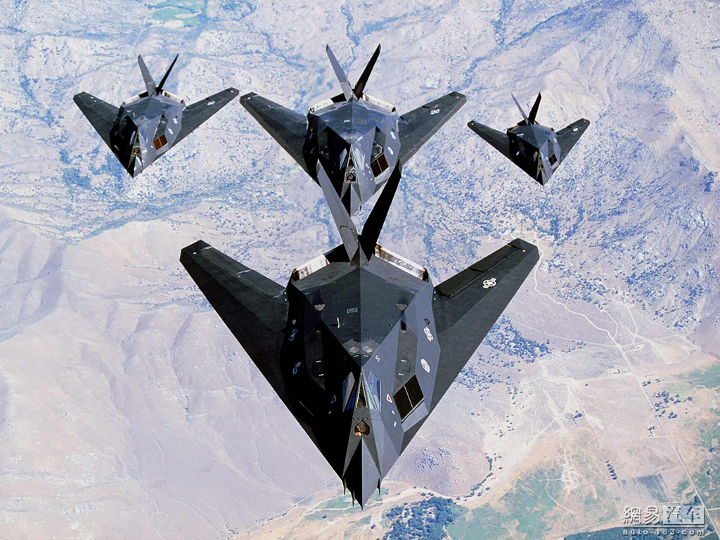 揭秘F-117隱形戰(zhàn)斗機(jī)，空戰(zhàn)傳奇的先驅(qū)之作，F(xiàn)-117隱形戰(zhàn)斗機(jī)，空戰(zhàn)傳奇的先驅(qū)揭秘