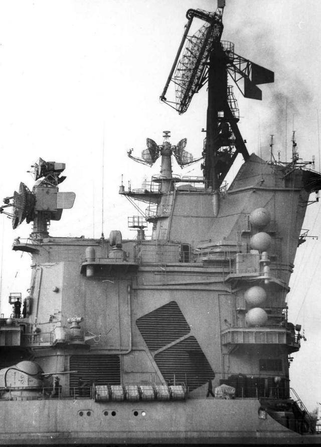 蘇聯(lián)65型巡洋艦，歷史與特點(diǎn)解析，蘇聯(lián)65型巡洋艦，歷史背景與特點(diǎn)深度解析